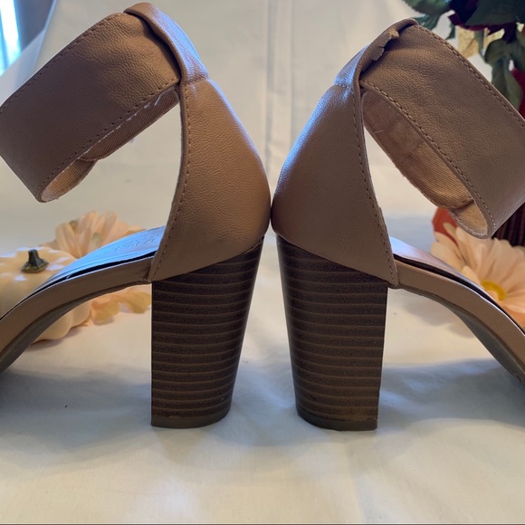 Women’s shoes - Picture 3 of 5